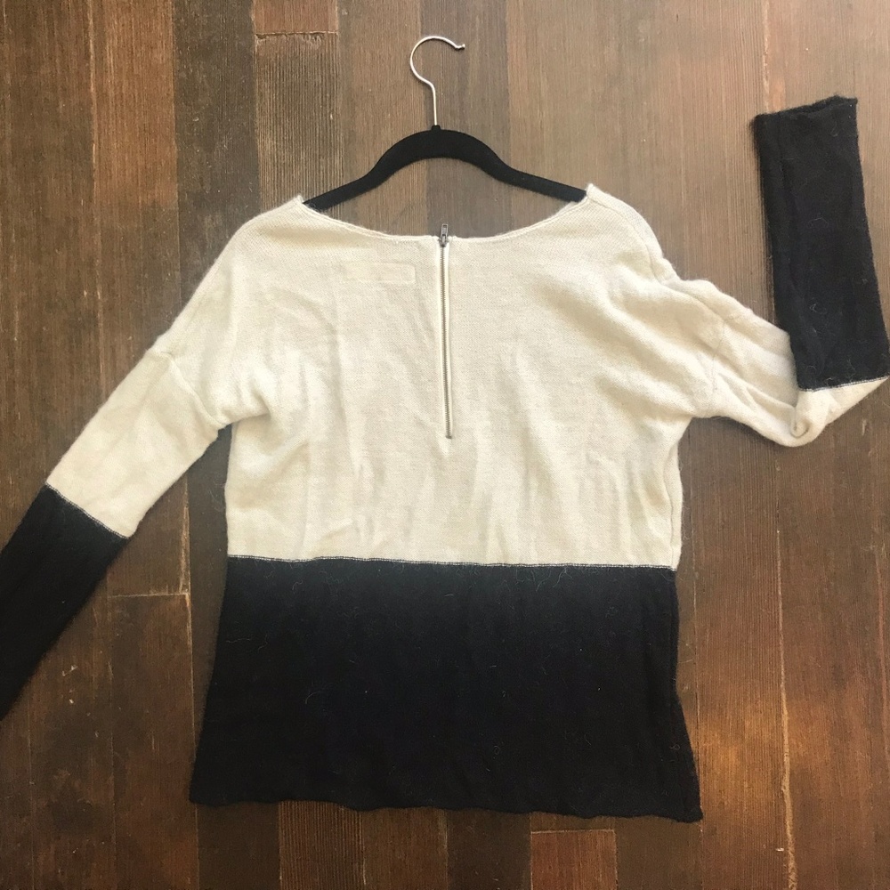 Sweater Top Block Color - Soft Wool - image 4